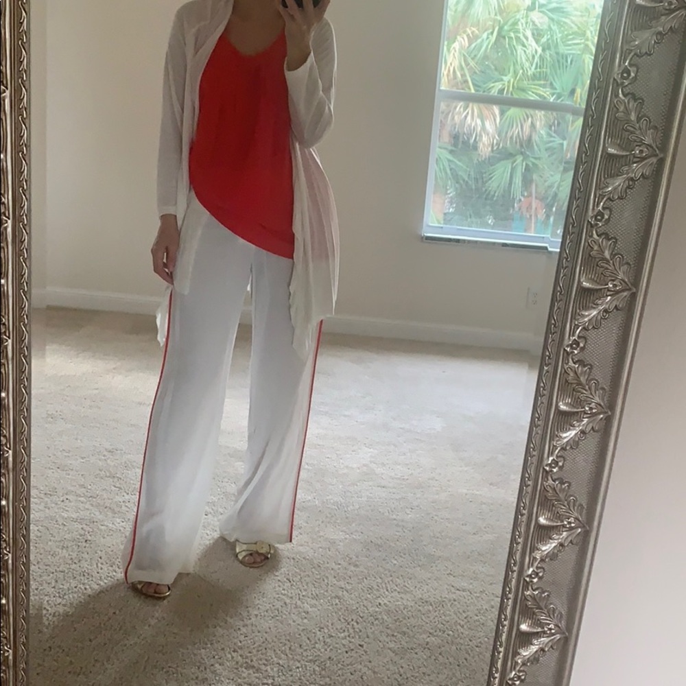 White/Ivory with orange/red trim size 6 - Picture 11 of 16